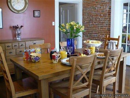 The Solon Langworthy House Hotel Dubuque Restaurant photo